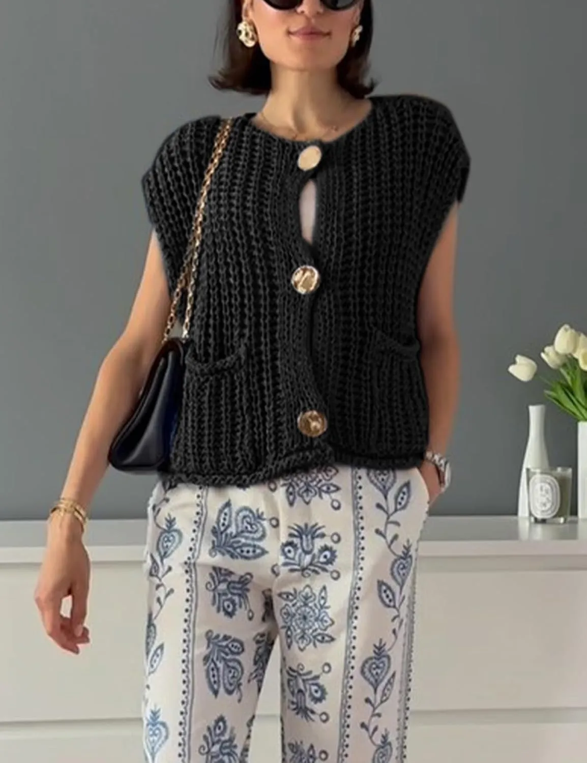 Yimoon Sweater Vest Women Sleeveless Cropped Button Down Chunky Knit Cardigan Casual Knitted Sweater Vest with Pockets